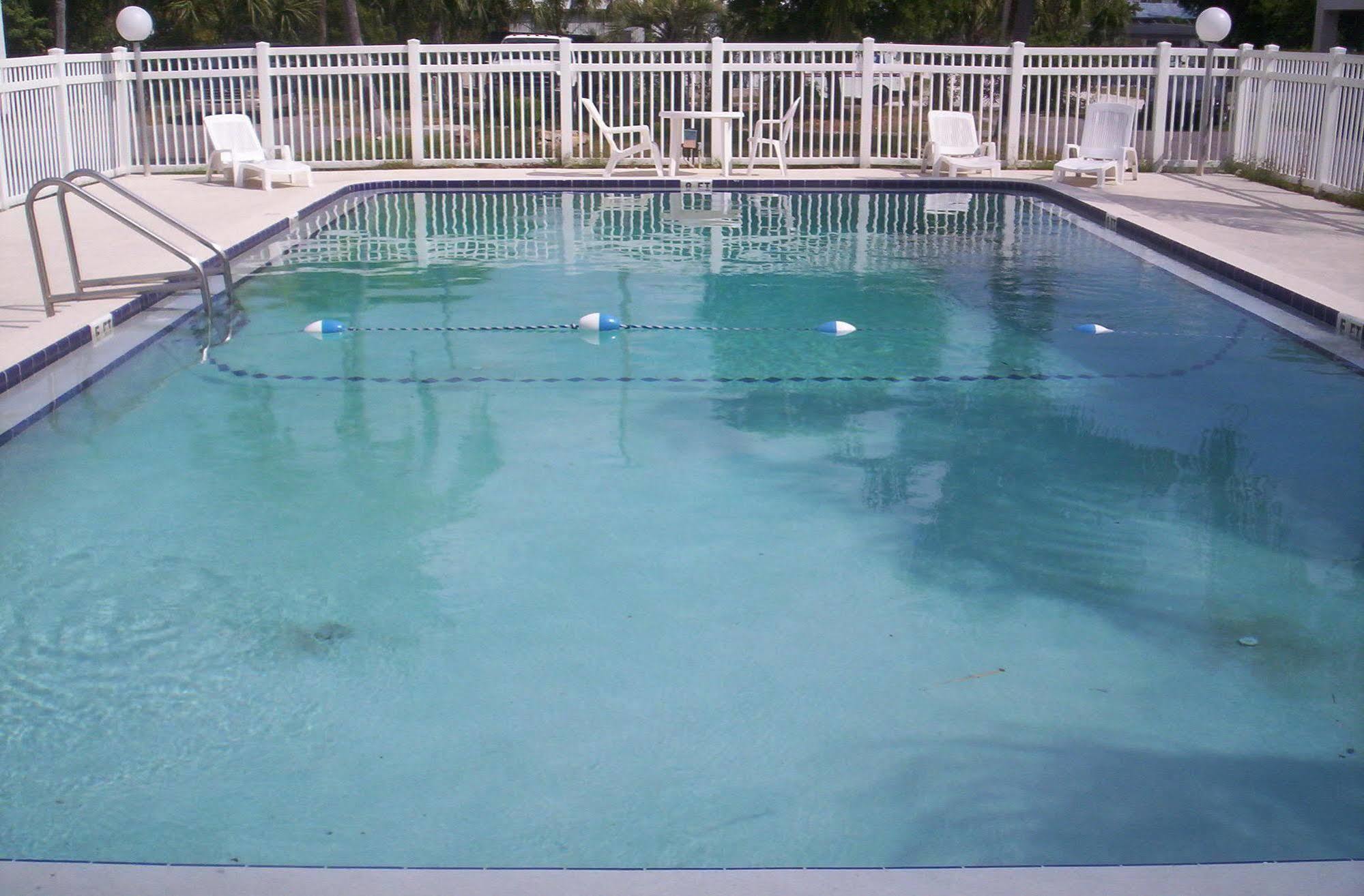 Oyo Hotel New Port Richey Gulf Beach Us 19 Екстер'єр фото